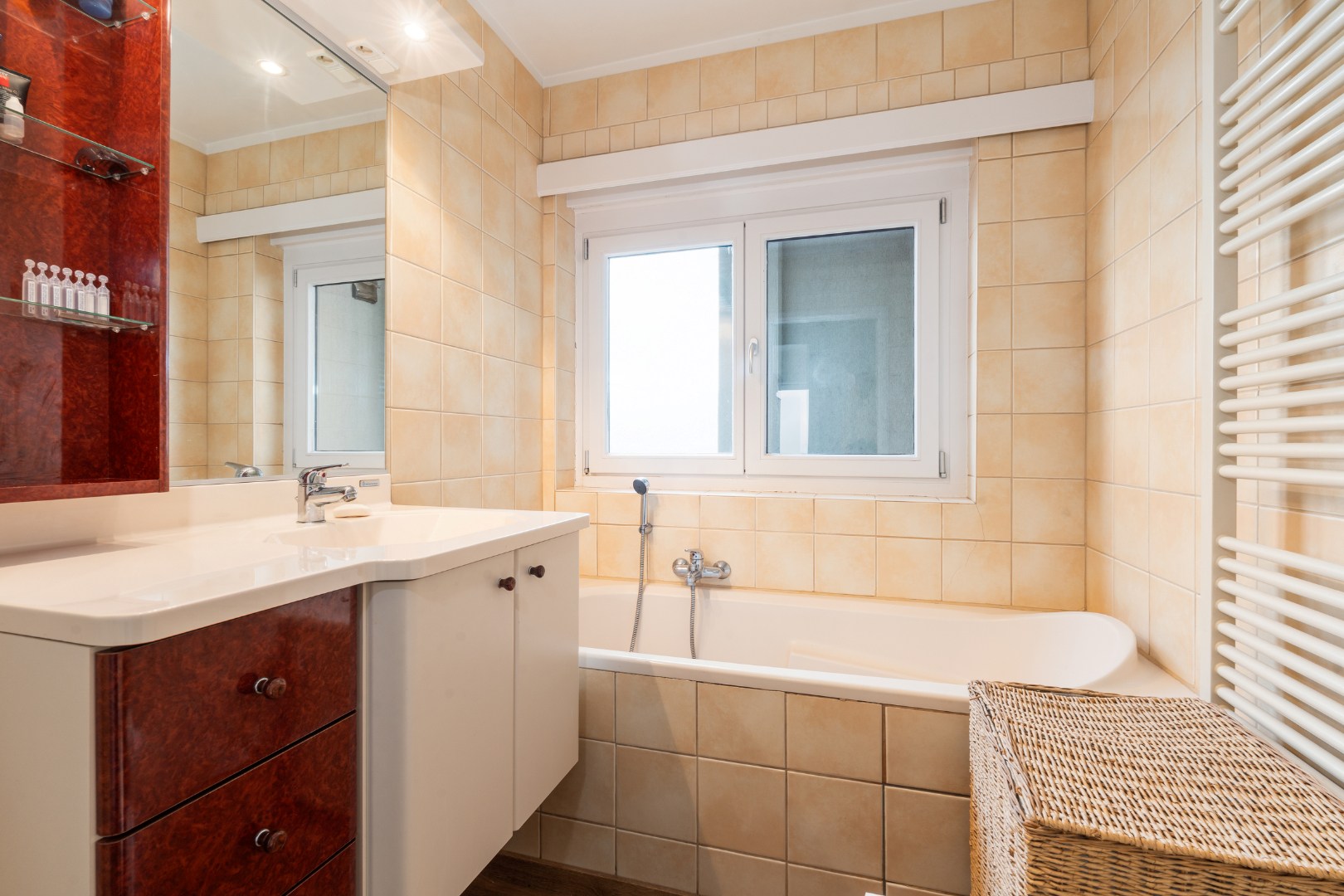 APP. 4 CHAMBRES DANS LE CENTRE AVEC VUE PANORAMIQUE SUR LA MER ET LA VILLE 