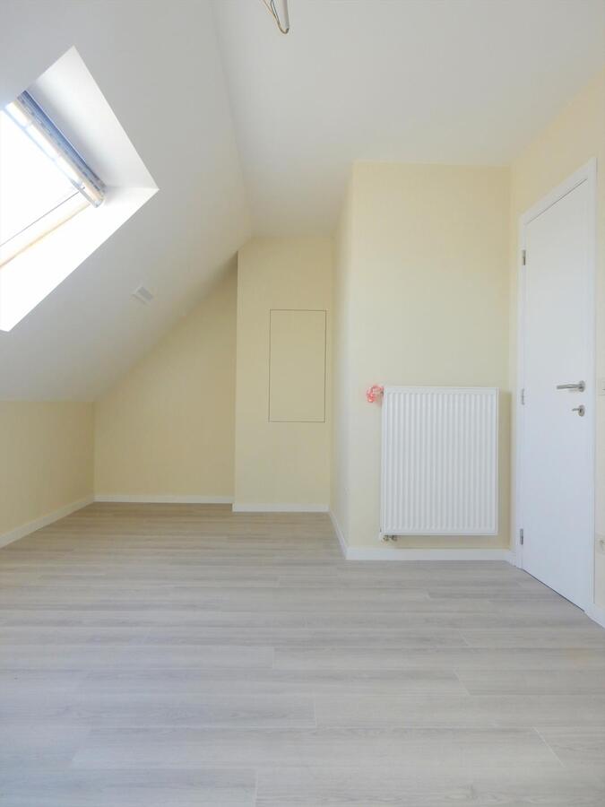 Mooie nieuwbouwwoning met 6 slaapkamers en garage 