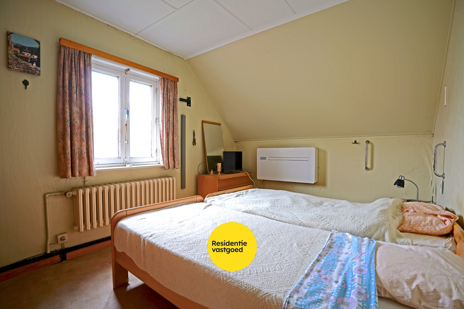 Gezellige woning met veel potentieel te Pervijze op 341m²! 