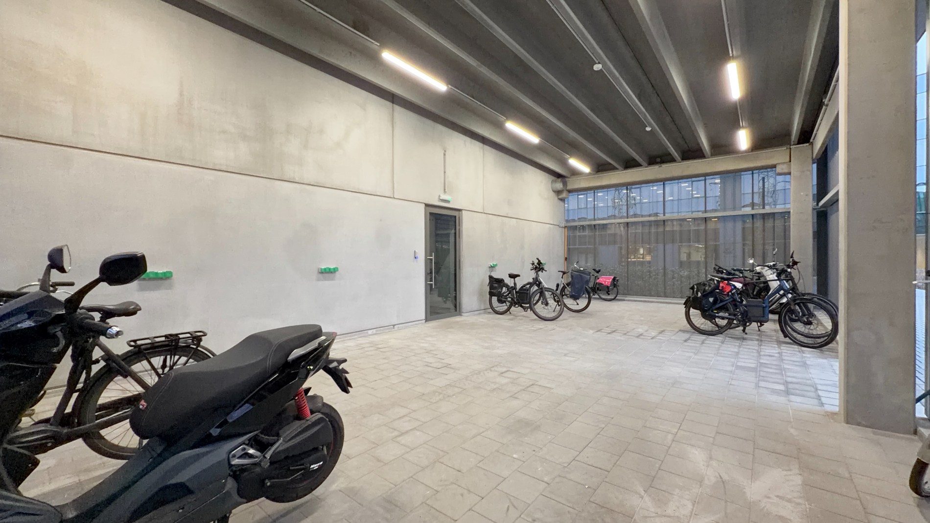 Nieuwbouw kantoor te huur aan E34 in Zwijndrecht