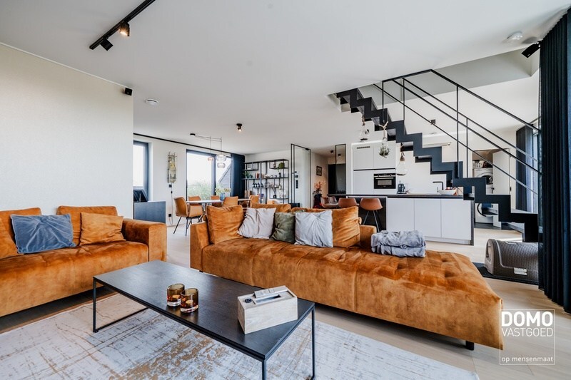 Exclusief appartement met uniek uitzicht te Alken. Inclusief 3 parkeerplaatsen en ruime kelderberging. 