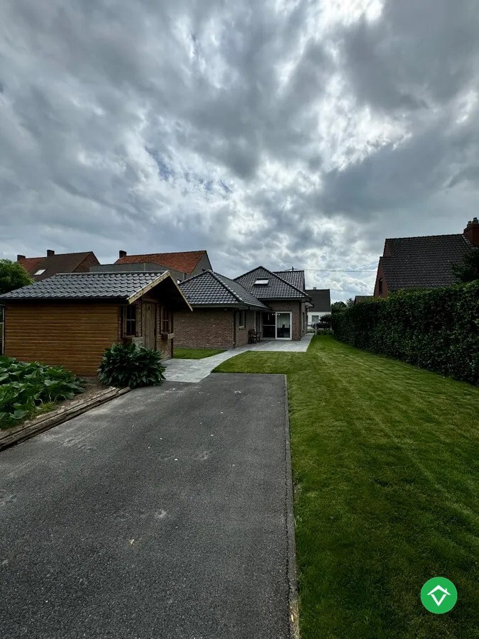 Alleenstaande woning met 3 slaapkamers en garage te Koekelare 