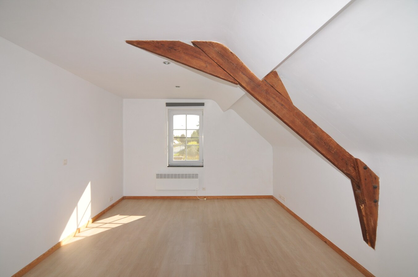 Woning met meerdere mogelijkheden op een perceel van 6,3 are 