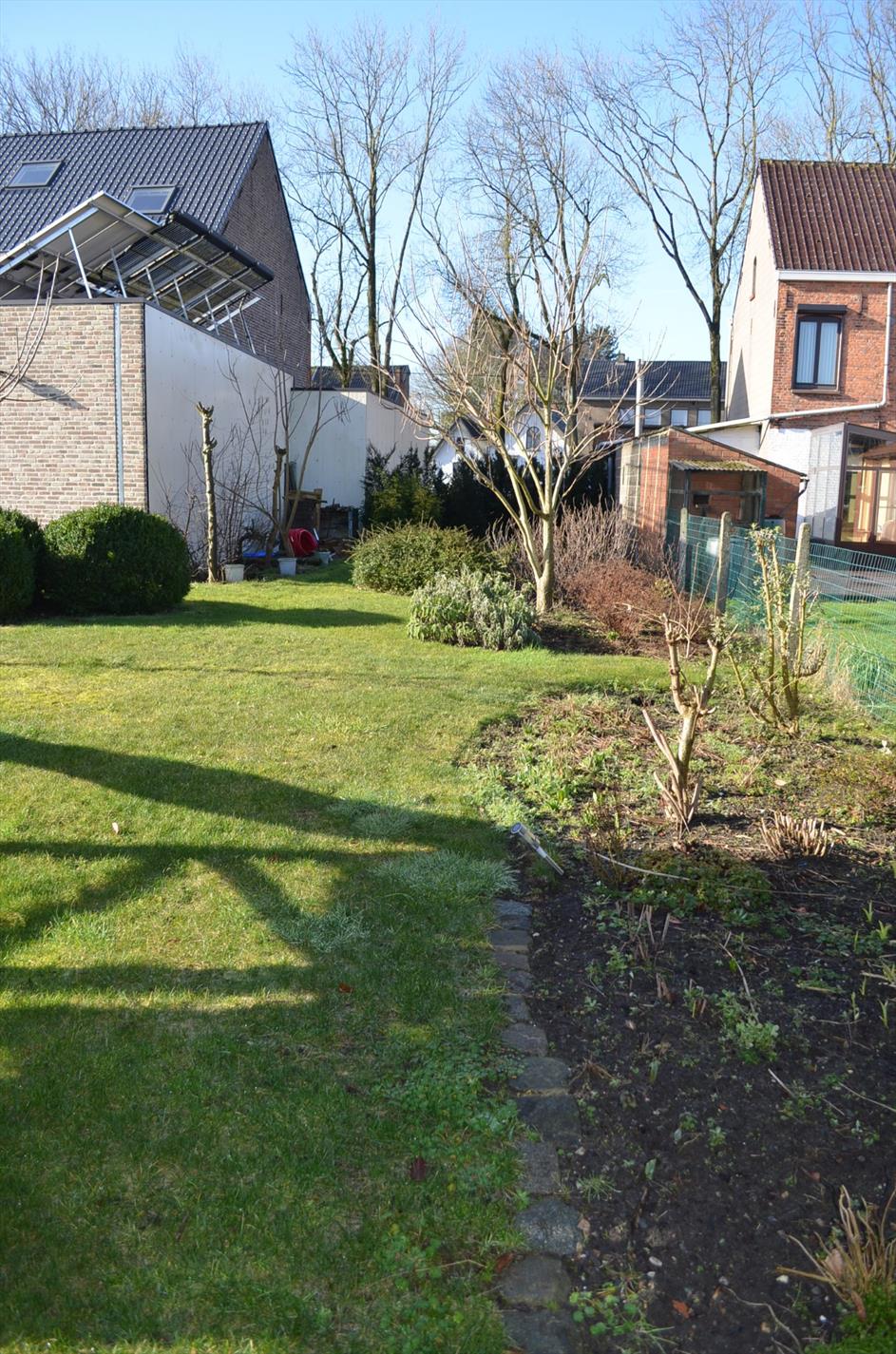 Oostelijk georiënteerd lot bouwgrond 369m² 