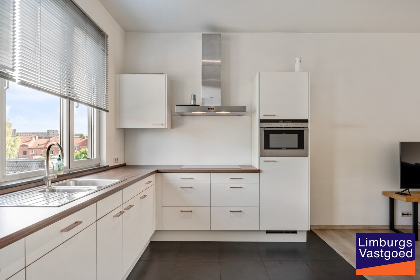 App., 119 m², 2 slpk, terras, autostaanplaats 