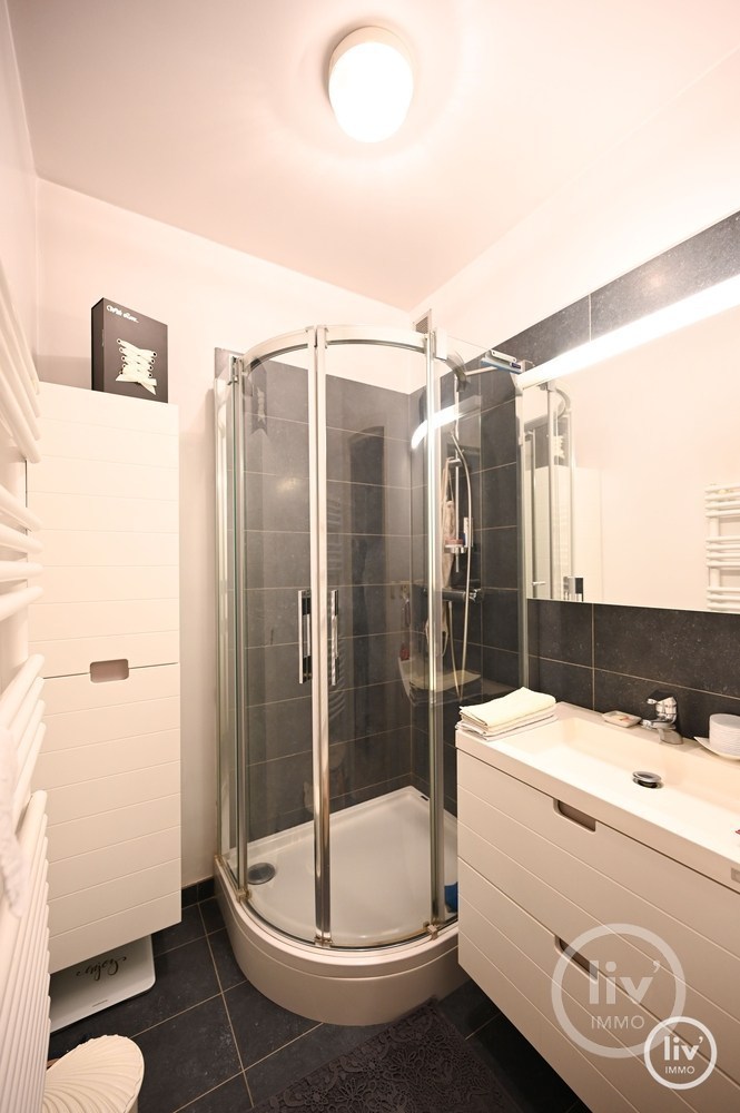 ONGEMEUBELD - Aangenaam 2 slaapkamerappartement met OPEN ZICHT gelegen op de Piers de Raveschootlaan te Knokke (DIRECT BESCHIKBAAR!) 