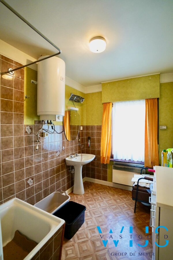 Stevig woonhuis centraal in Ertvelde ! 