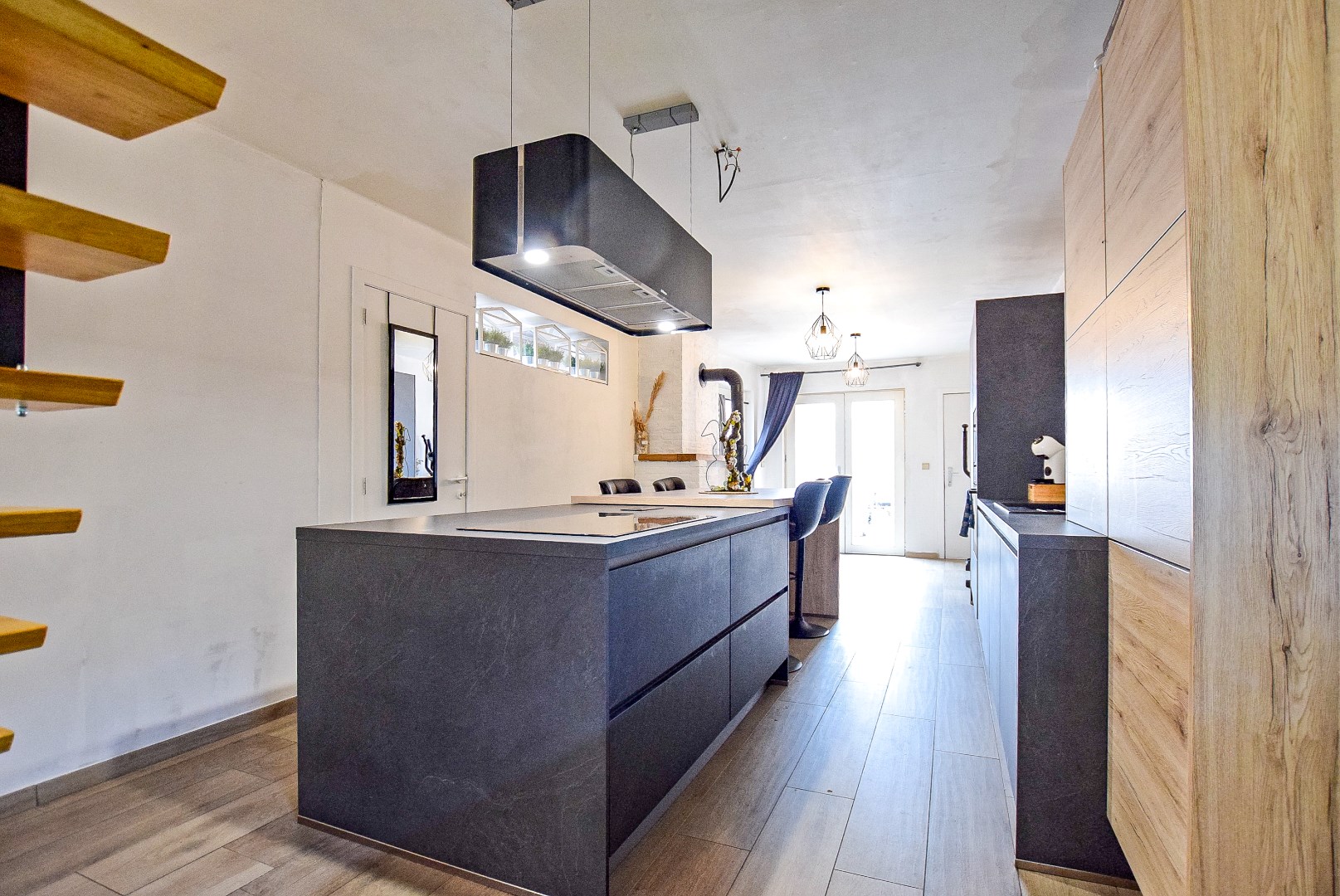 Instapklare rijwoning met 3 slaapkamers en tal van mogelijkheden. 