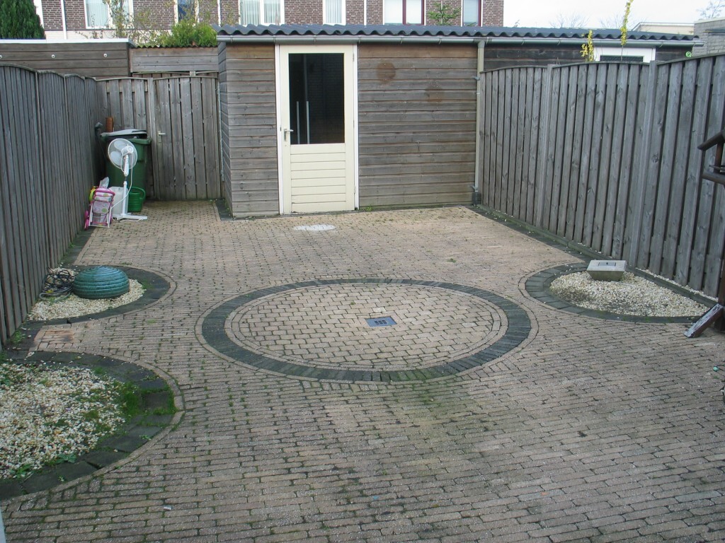 TEGEN VEILINGPRIJS TE KOOP uitgebouwde tussenwoning in kindvriendelijke wijk 