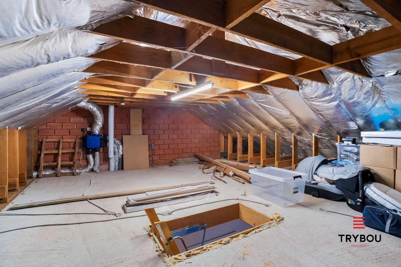 Instapklare halfopen woning met 3 slaapkamers en garage te Houthulst 