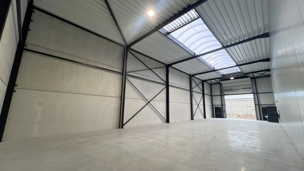 Nieuwbouw magazijnen te huur in Buggenhout