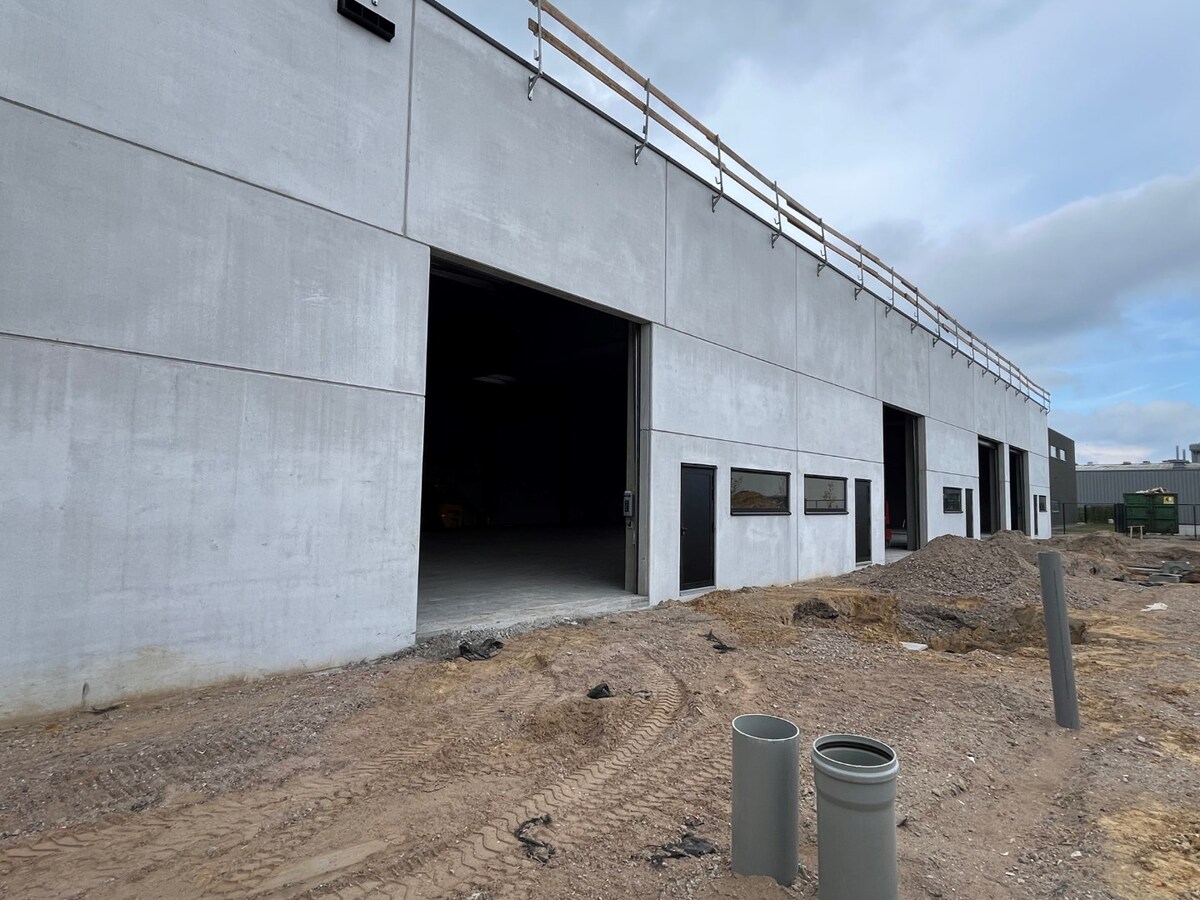 Loods - uitstekend gelegen. 