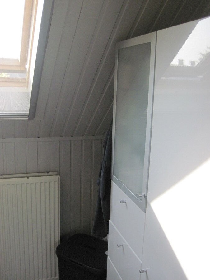 Degelijke woning met terras en tuintje. 