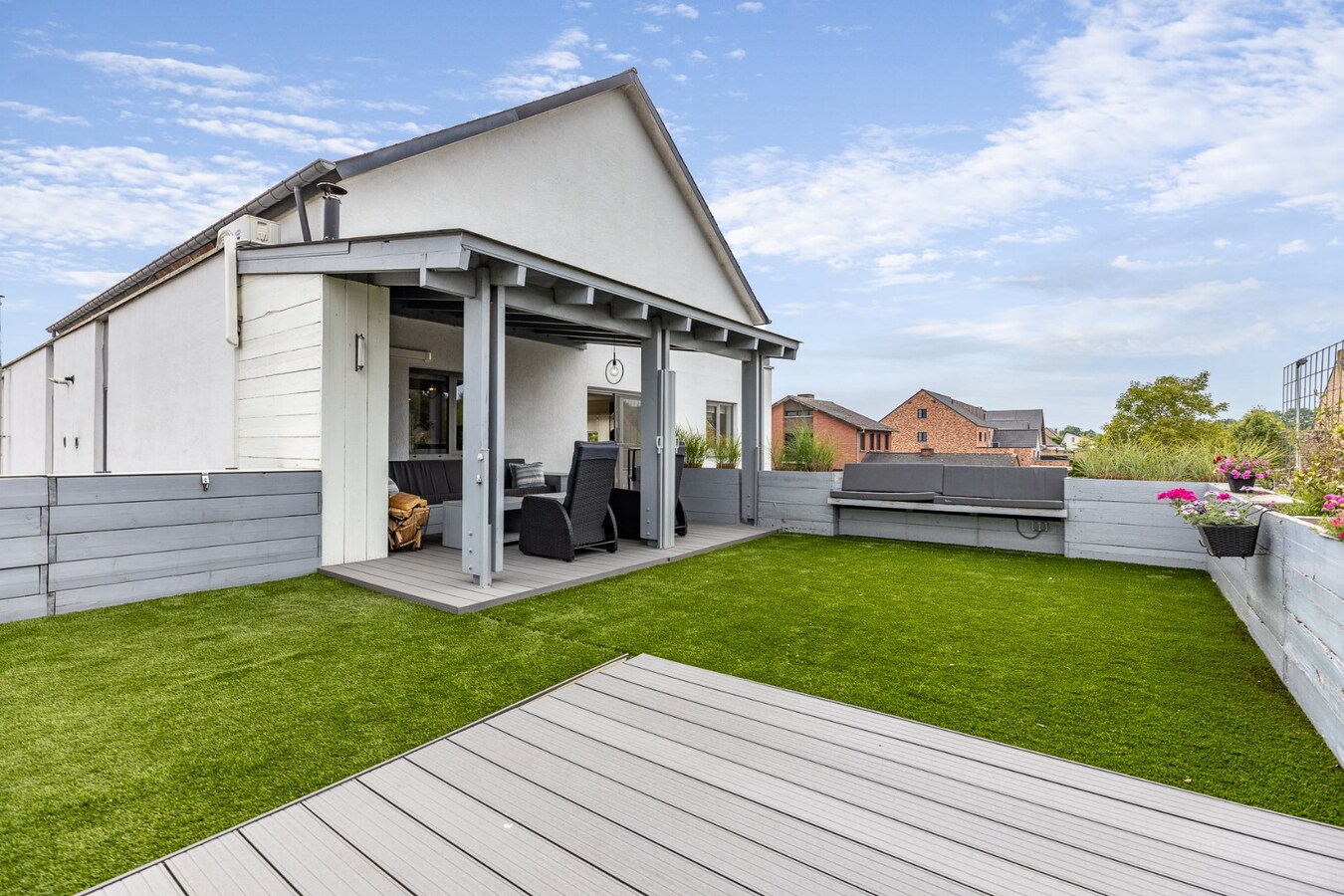 Gerenoveerde duplex met 3 slpk te Pelt! 