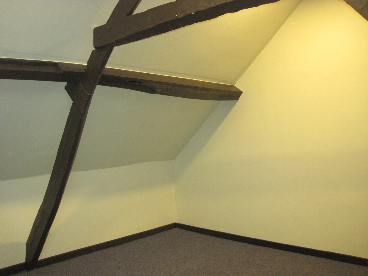 Verzorgde, authentieke rijwoning in hartje Asper. 