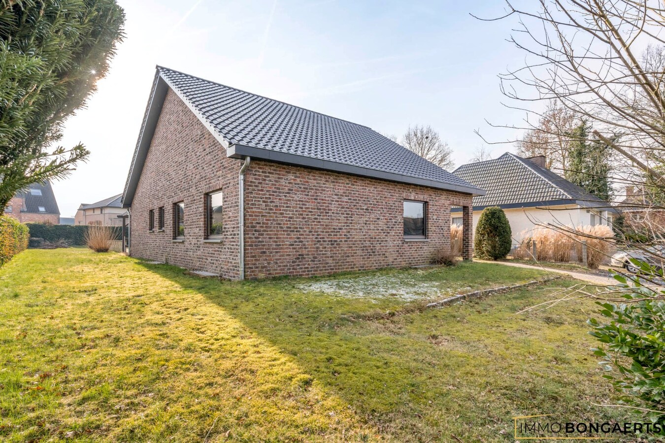 Ruime woning met 3 slaapkamers, tuin, terras en garage. 