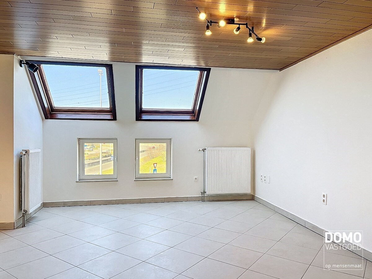 GERENOVEERD DUPLEXAPPARTEMENT MET 2 SLAAPKAMERS OP GOEDE LOCATIE IN KURINGEN 