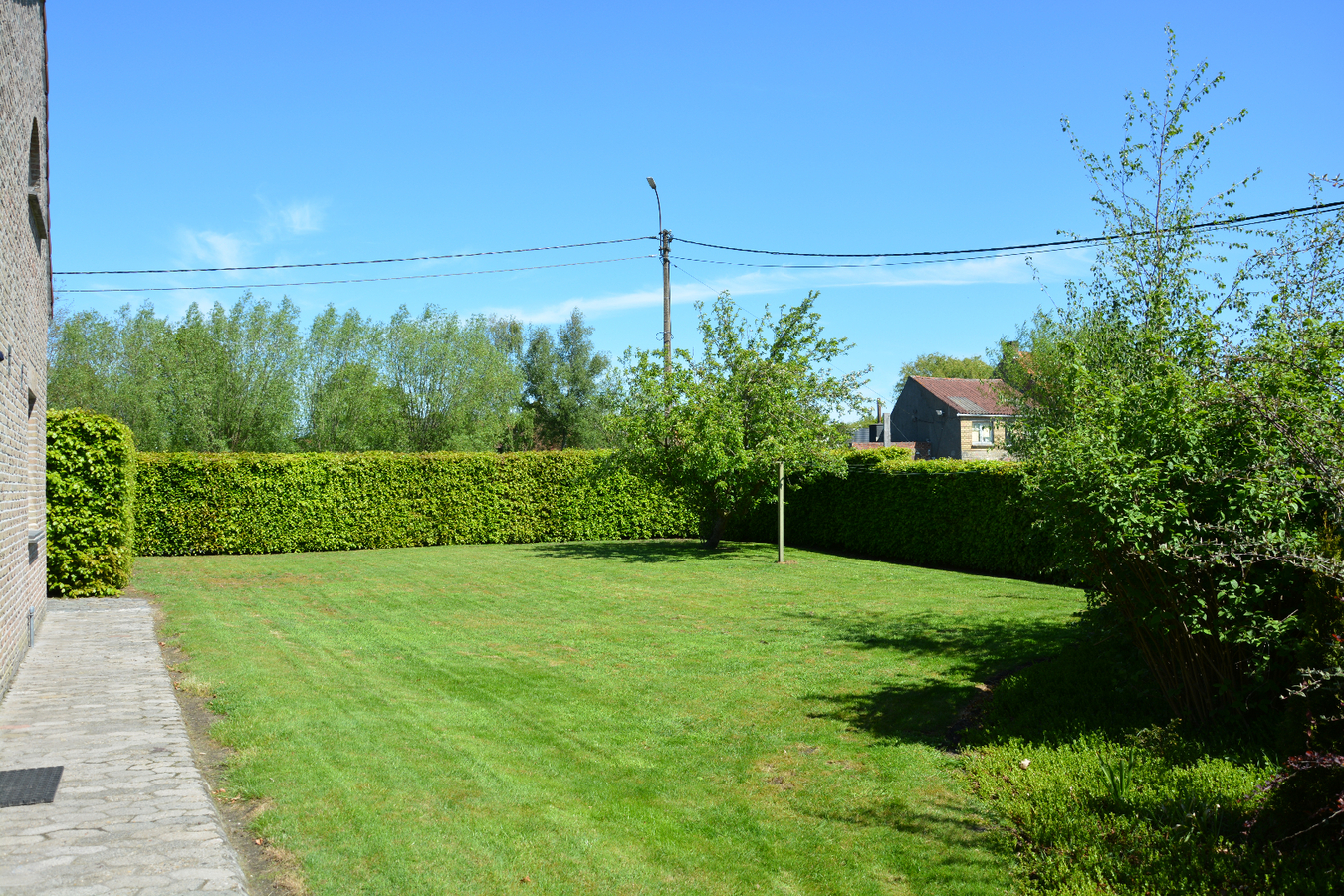 Uiterst rustig gelegen villa met kantoorruimte 