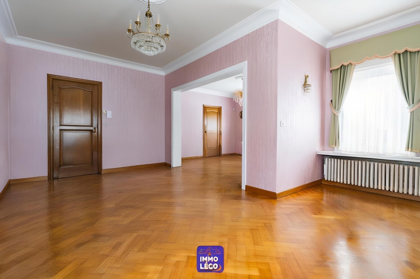 Villa érigée sur 1436m² avec garage, parking et grand jardin, secteur prisé "La Coquinie" !! 