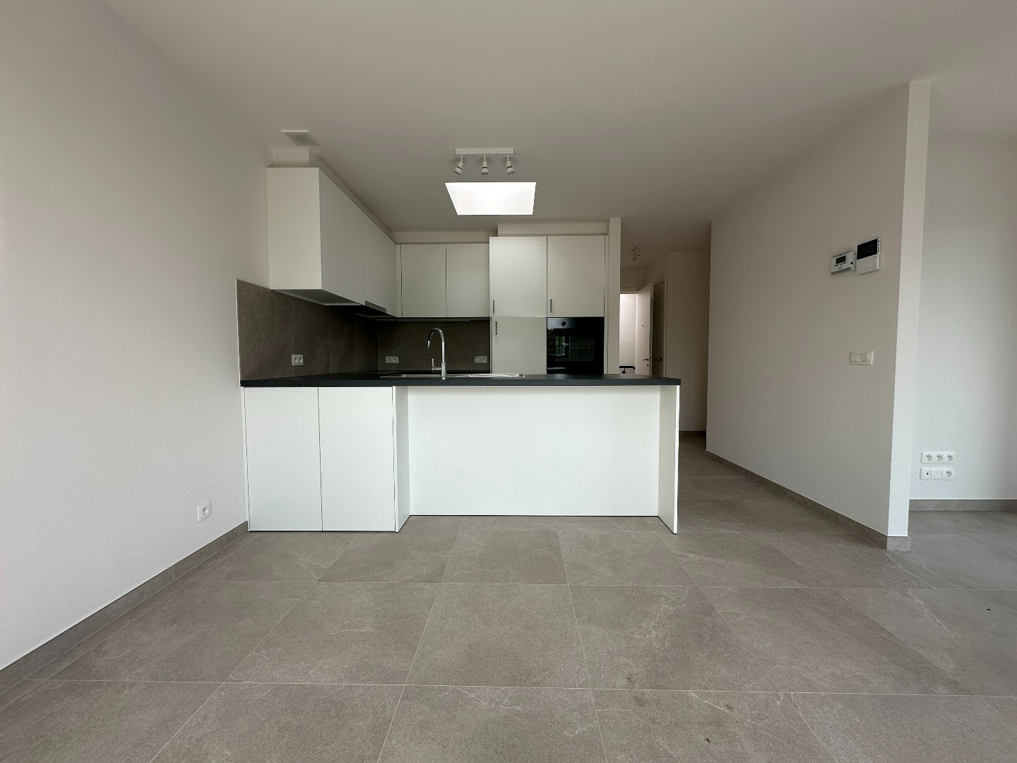Instapklaar energiezuinig nieuwbouwappartement met mooi zonneterras, Torhout 