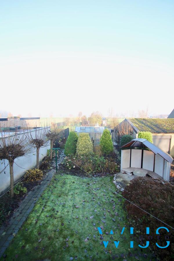 Zeer degelijk woonhuis op een ruim rustig perceel te Bassevelde ! 