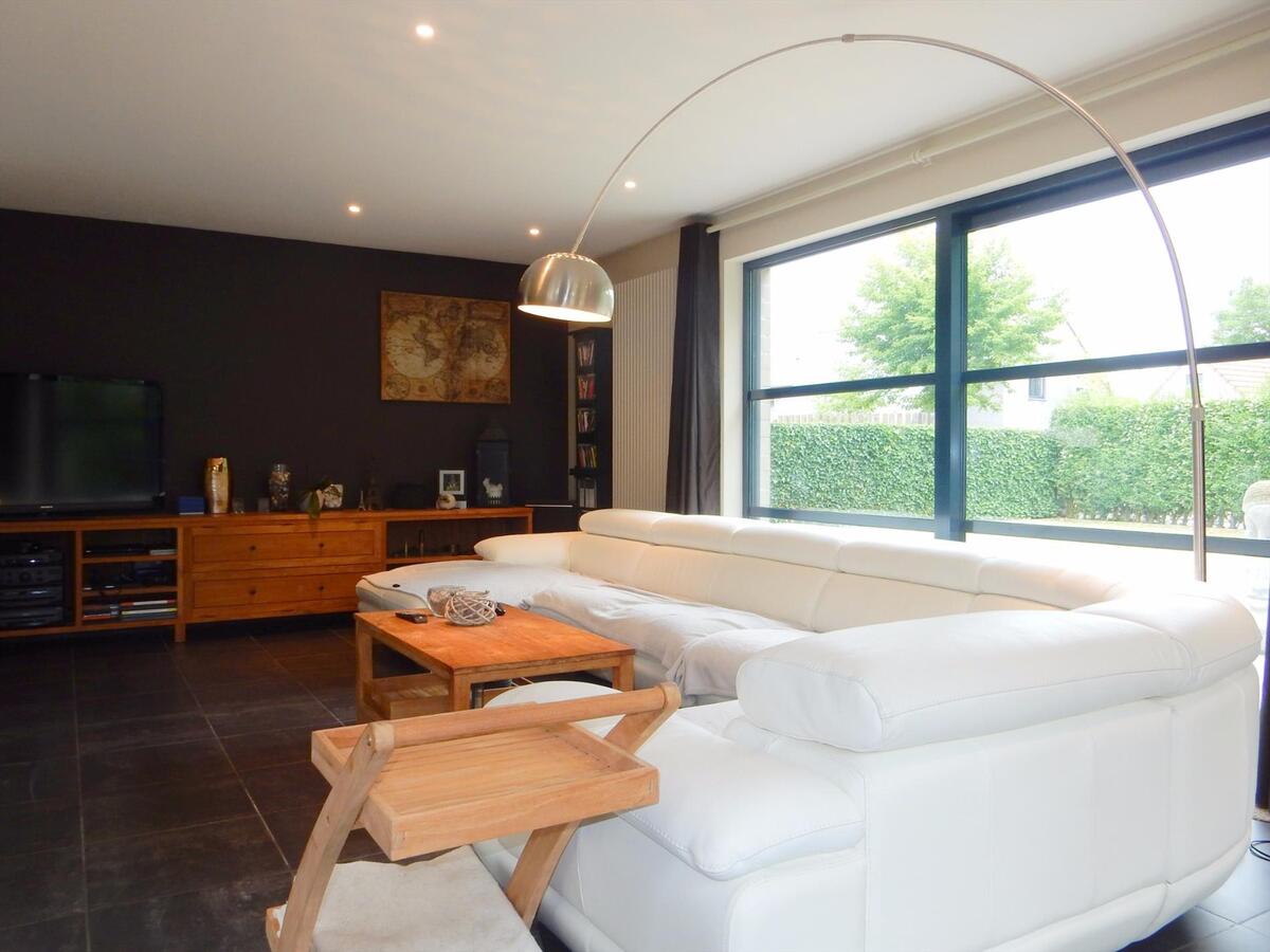 Alleenstaande villa met zonnige tuin op fantastische locatie 