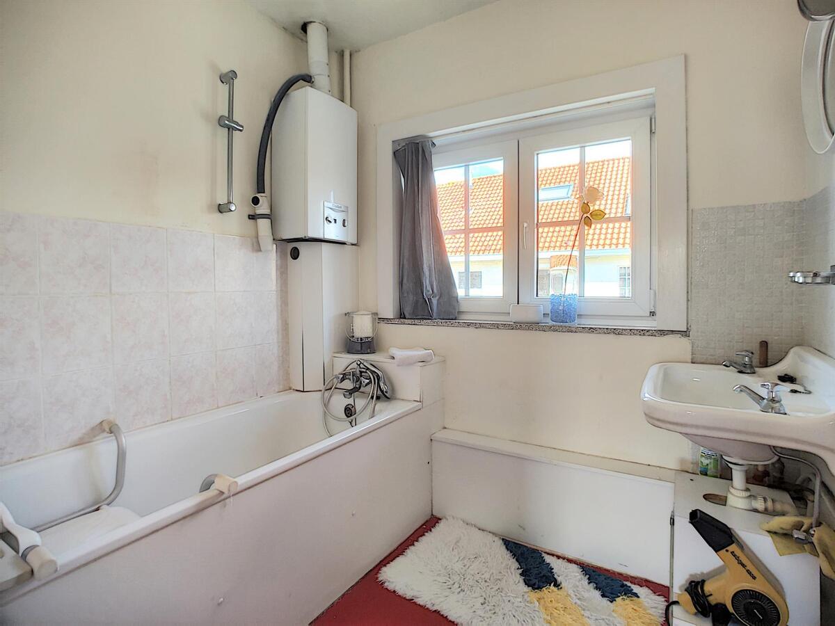 Te moderniseren woning op aangename ligging - Heist 