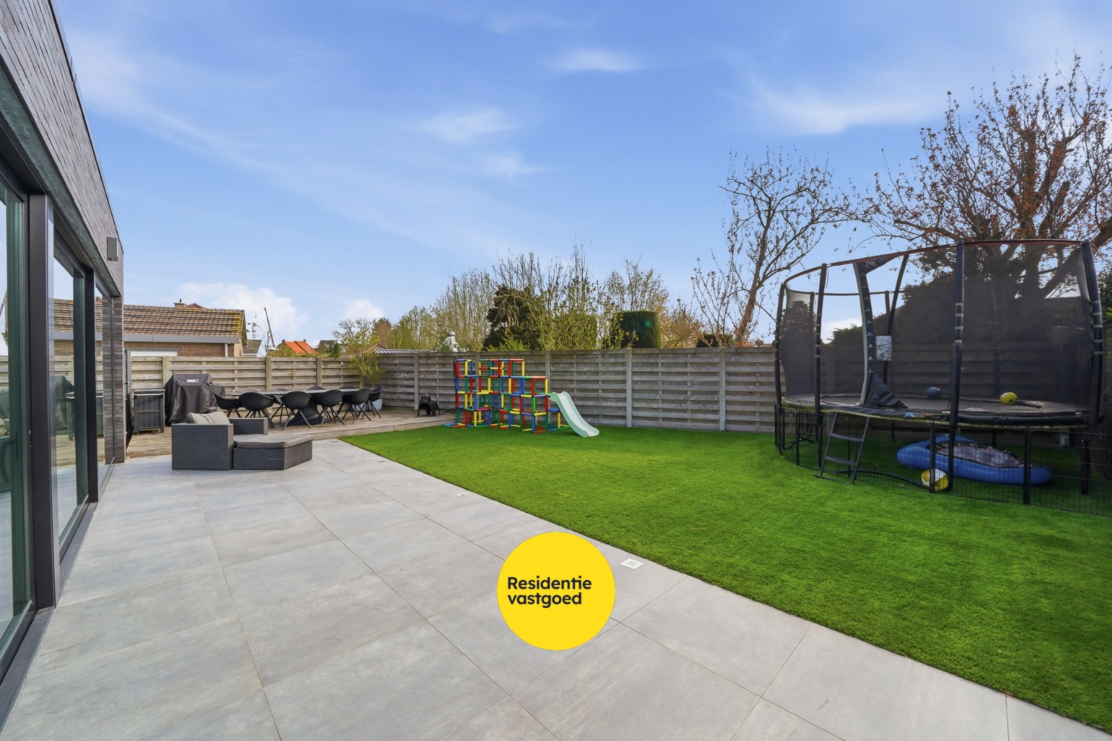 Ruime lichtrijke nieuwbouwvilla in centrum Oudenburg 