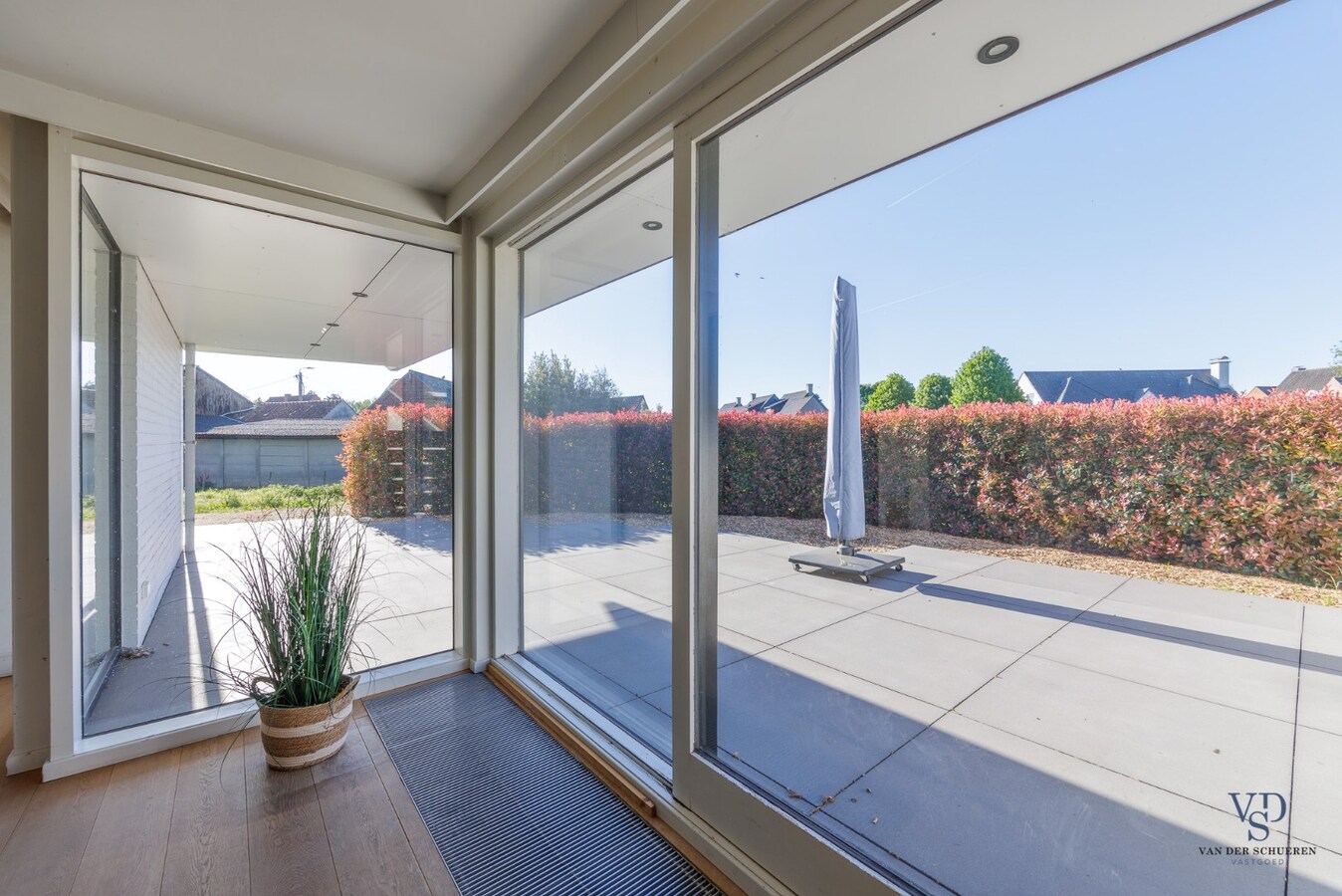Tijdloze villa met zicht op groen. 