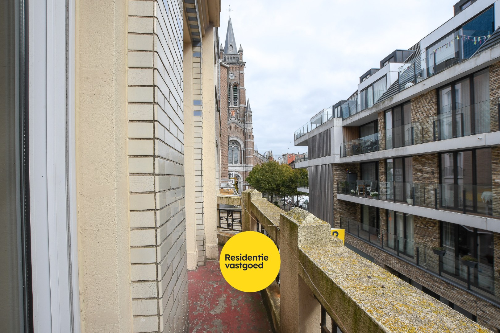 Handelswoning met 3 appartementen te koop in hartje Blankenberge! 
