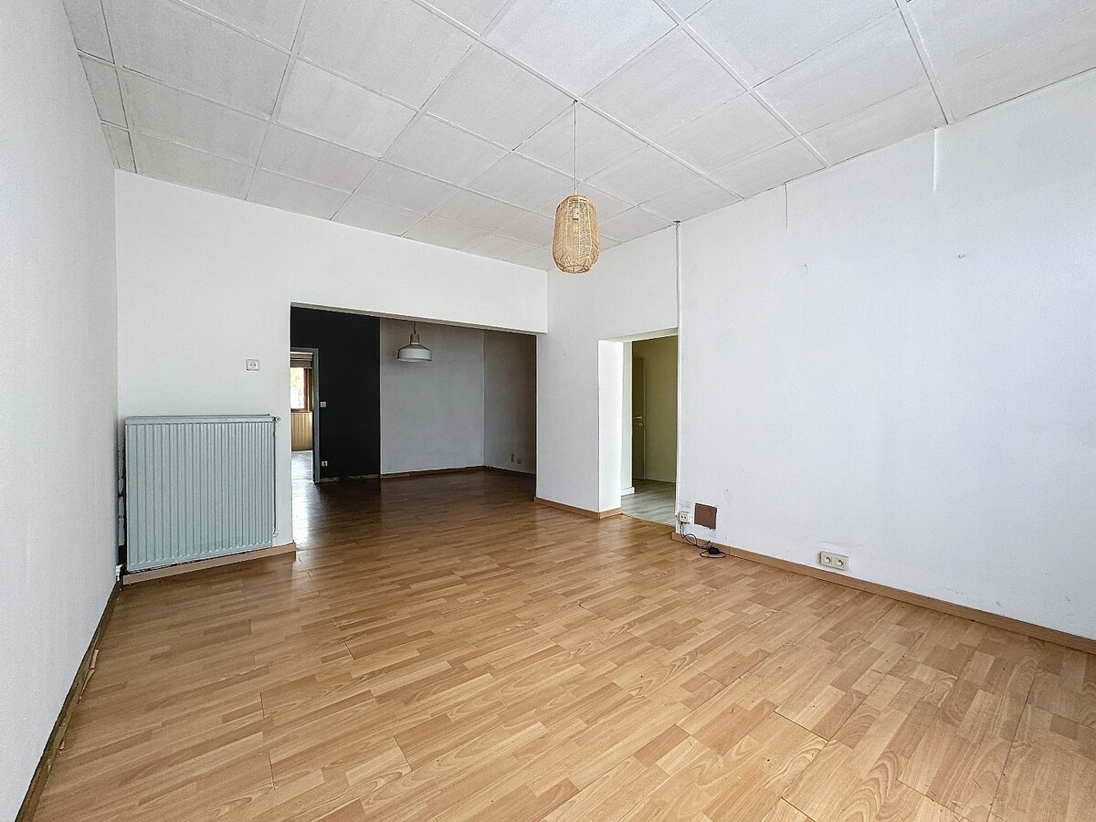 Te renoveren woning met 3 kamers en tuin centrum Herzele 