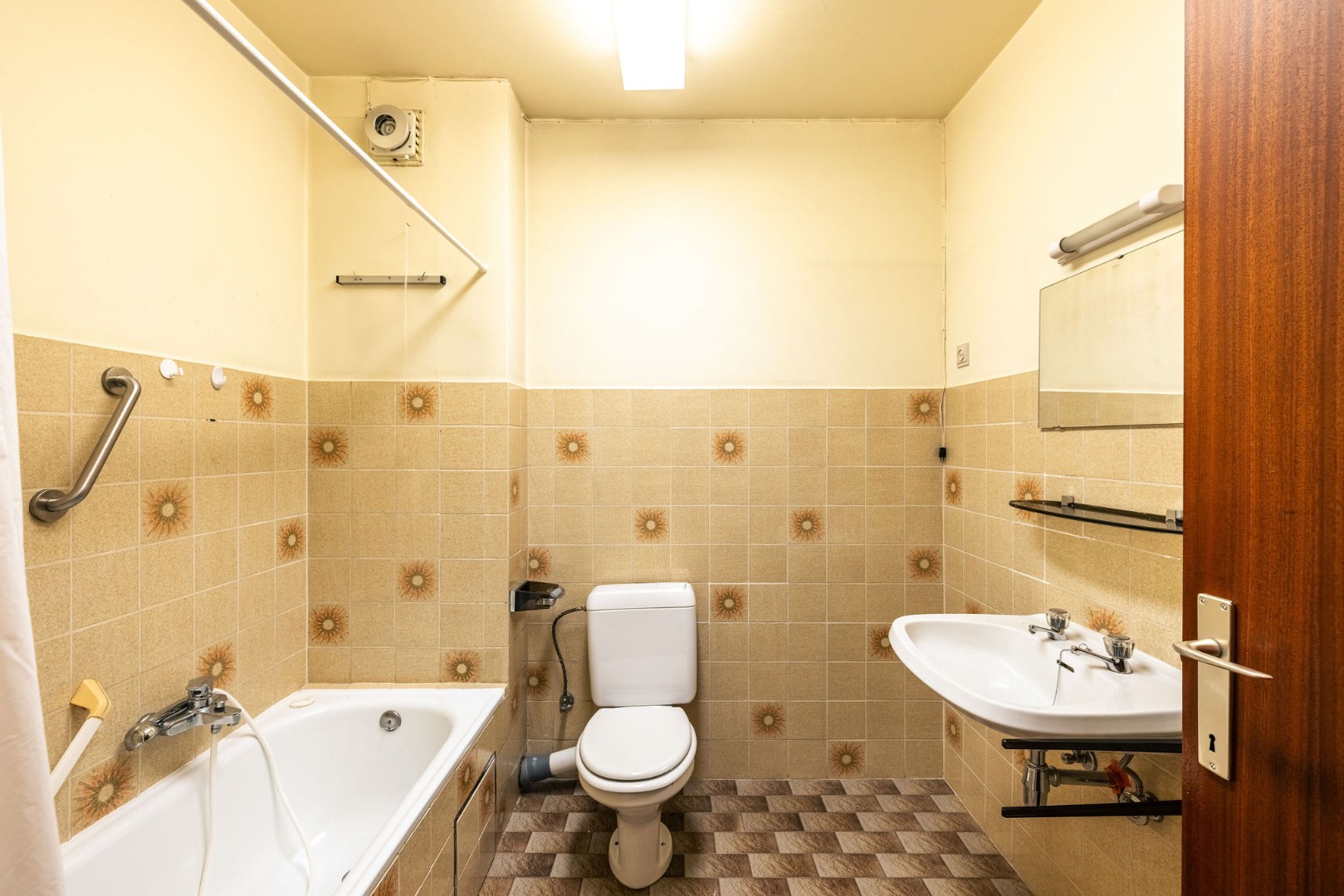 Lichtrijk appartement met 2 slaapkamers en zuidoostgericht terras nabij Gent-Dampoort 