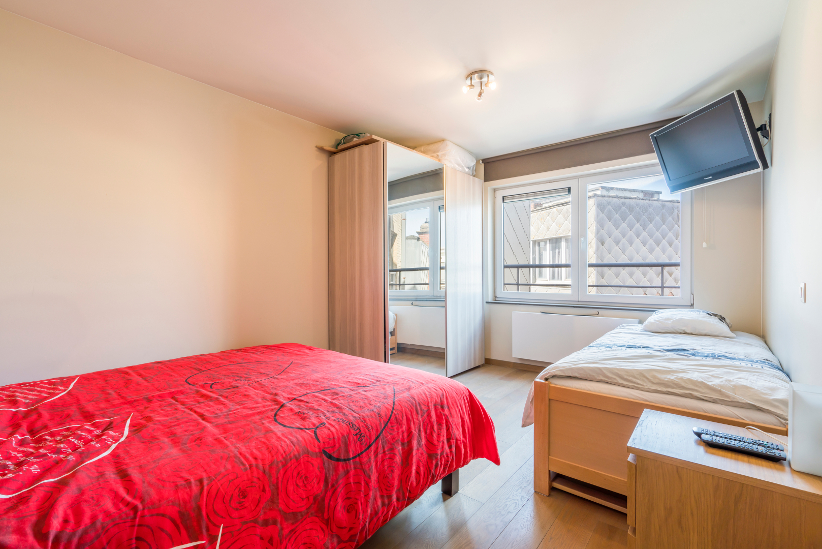 RUIM 2 SLAAPKAMER APP. MET TERRAS IN CENTRUM OOSTENDE 