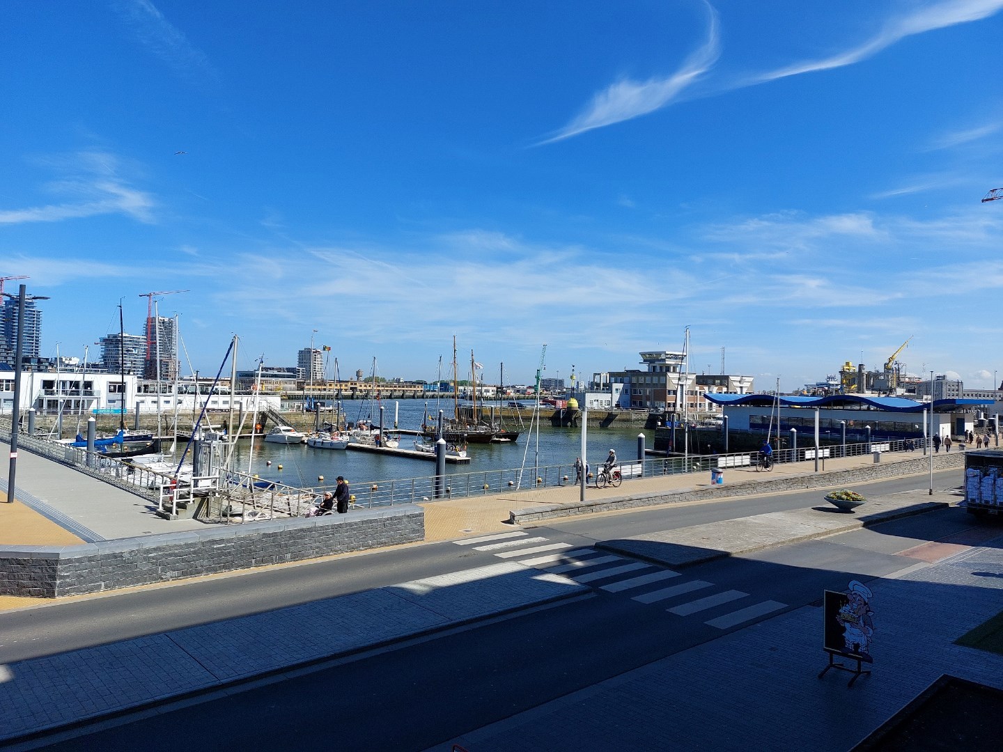 APP. NOUVELLE CONSTRUCTION AVEC VUE SUR LE PORT 