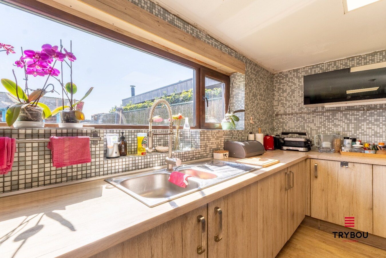 Instapklare woning met 2 slaapkamers, garage en tuin 