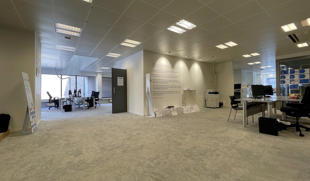 Commercieel gelijklvoers te huur vlakbij stadsring Mechelen