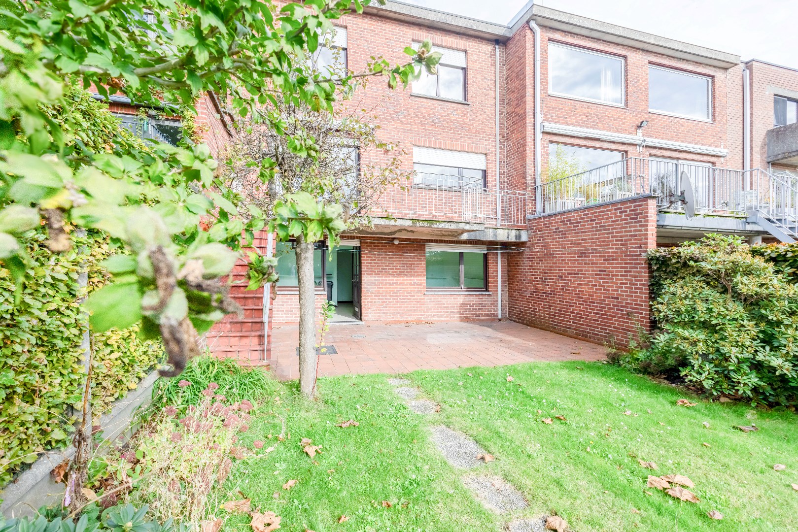 Zeer ruime gezinswoning met tuin en garage nabij Rozenbroekenpark 