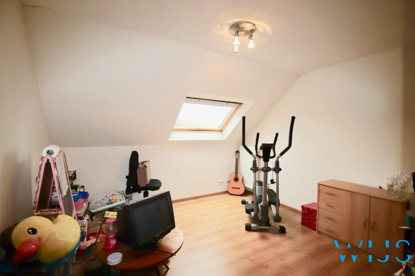 Instapklaar en zeer gezellig woonhuis in een rustige wijk te EEKLO ! 