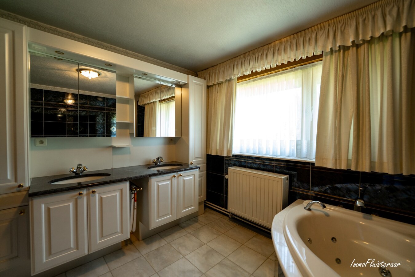 Ruime woning met loods op ca. 1ha te Lummen 