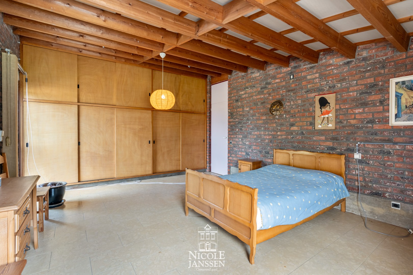 Vierde slaapkamer met tegelvloer 