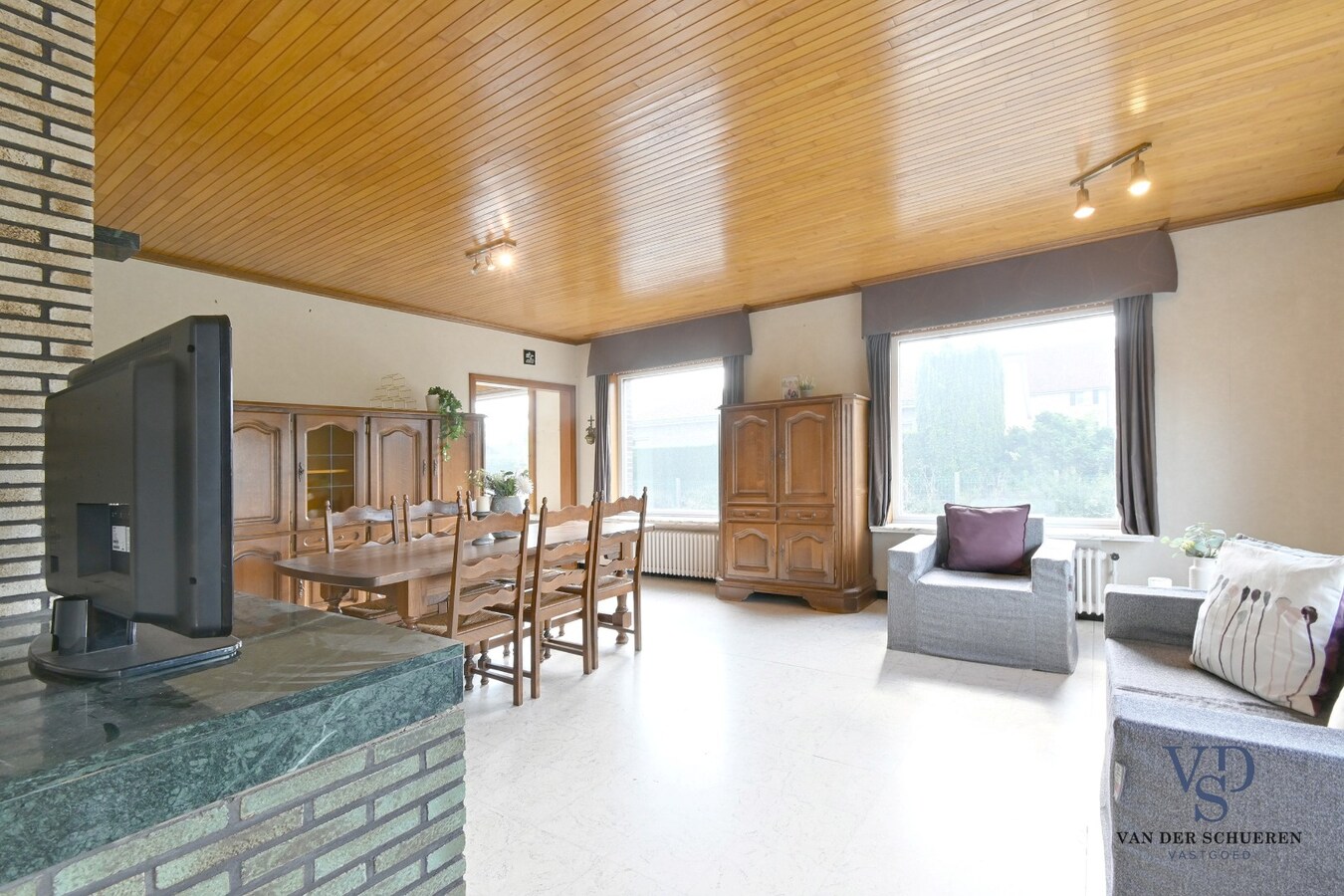 Te renoveren bungalow op een perceel van ca. 2.840 m² 