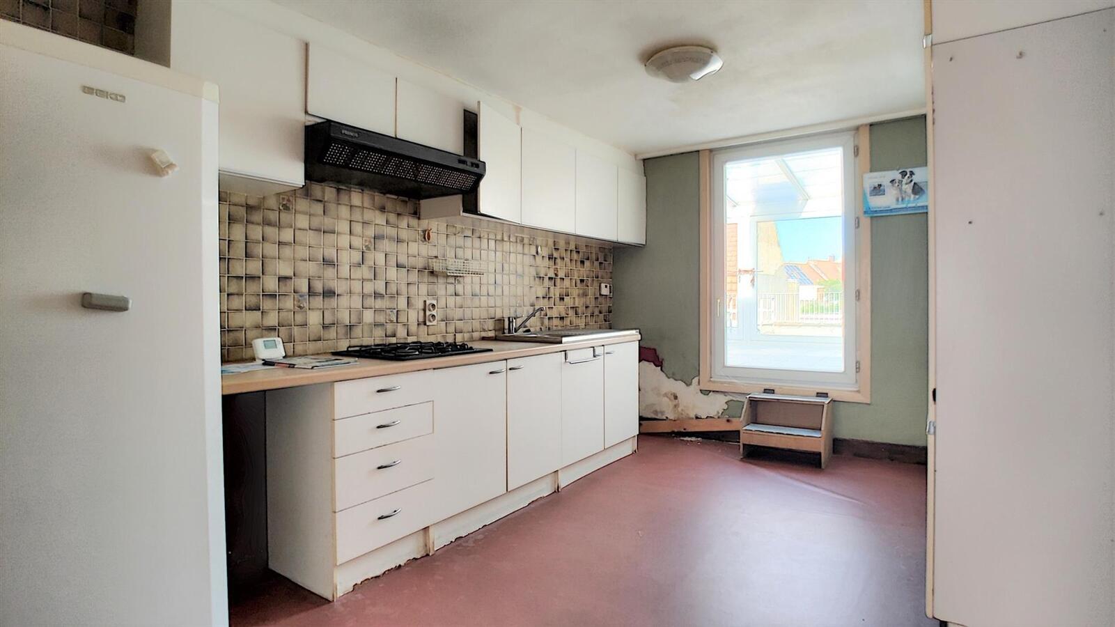 Te renoveren (handels)woning in het centrum - Heist 