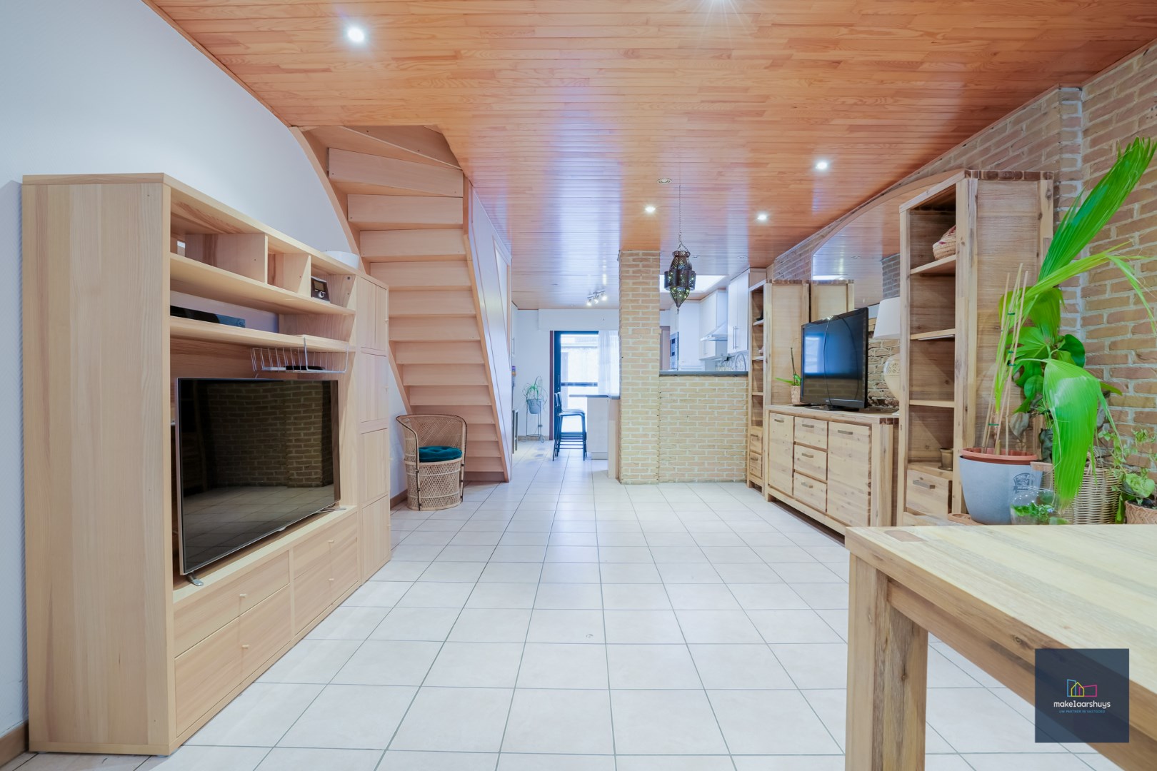 Goedgelegen woning met 2 slpk te Ledeberg. 