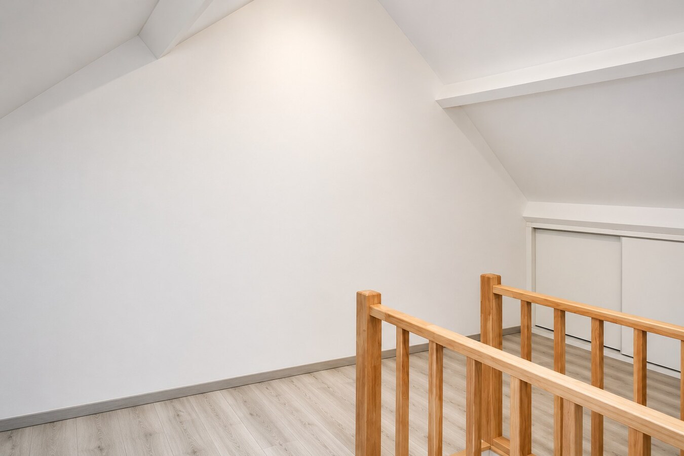 Instapklare woning in het hart van Sint-Niklaas met 5 slaapkamers en inpandige garage 