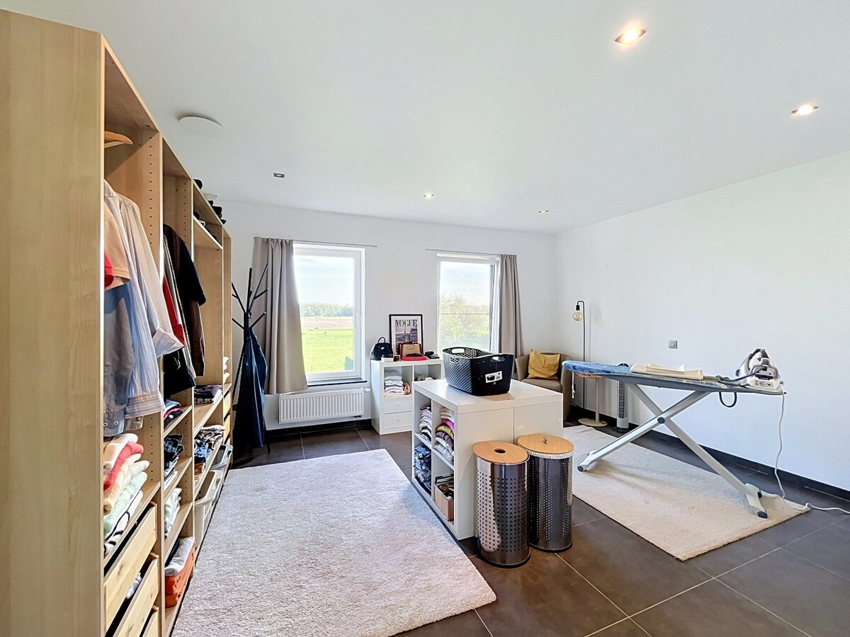 Recente halfopen woning met 3 ruime slaapkamers! 