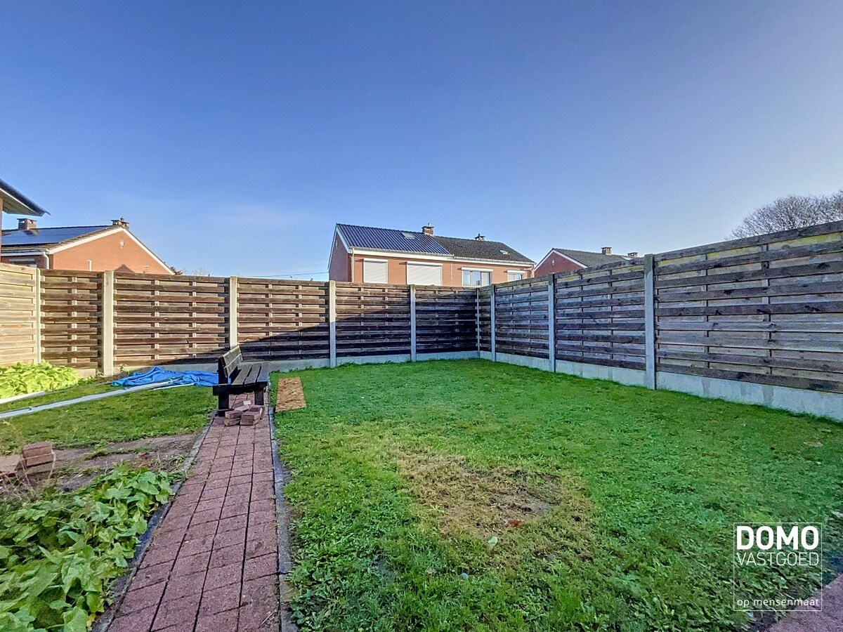 GERENOVEERDE WONING MET 3 SLAAPKAMERS, GARAGE EN TUIN TE KURINGEN 