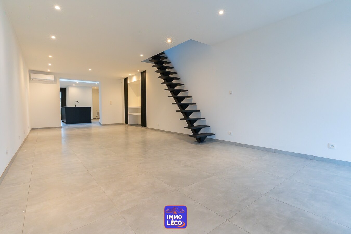 Maison moderne fraîchement rénovée avec jardin ! 