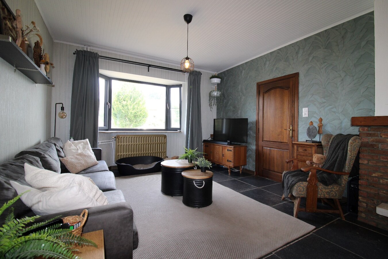 Gezellige gerenoveerde woning op een perceel van 8 are 