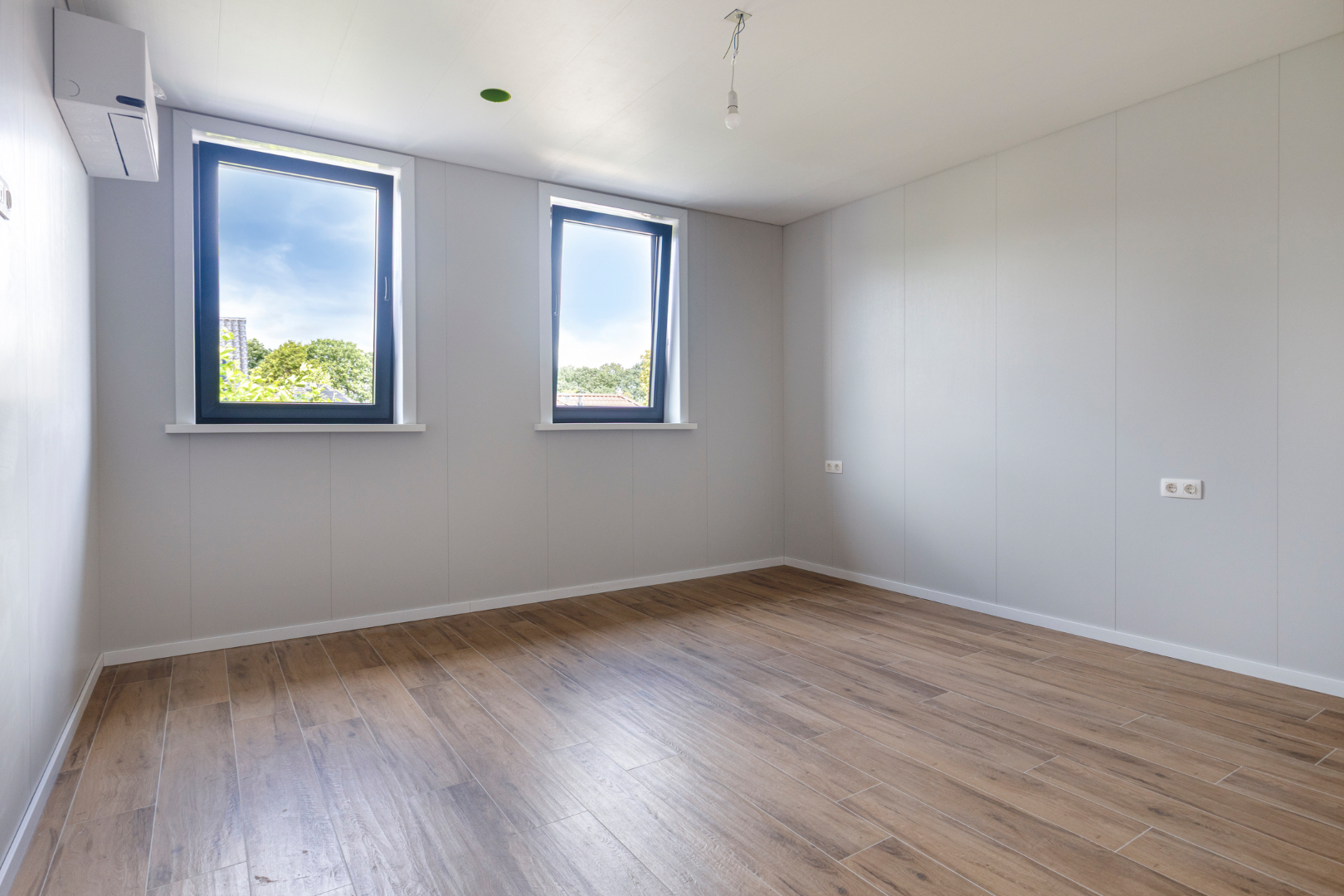 Heikant (NL) – Moderne vrijstaande woning met verrassend veel ruimte, energiezuinig comfort en mogelijkheden voor werken aan huis 