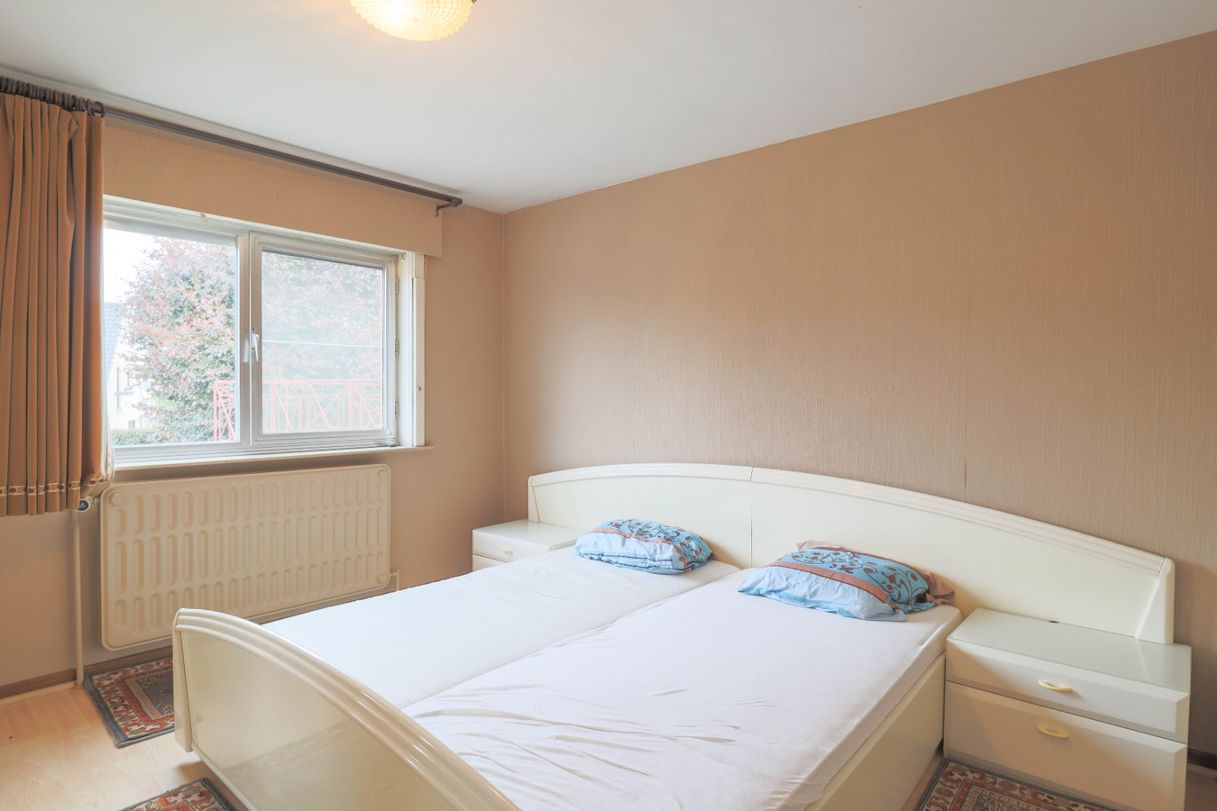 Ruim appartement met 3 slaapkamer en garage in Heule te koop! 